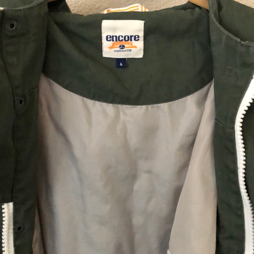 Jacket - Picture 5 of 6